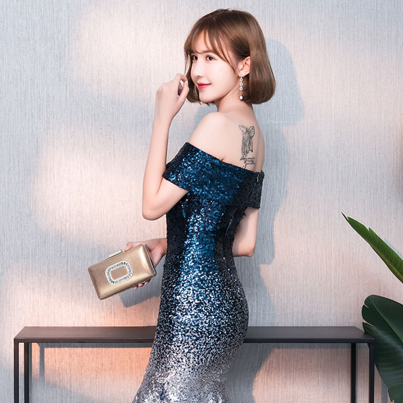 kudapy เดรสสั้นสีแดง/สีกรมท่า ทรงปาดไหล่เข้ารูปกระโปรงหางปลา แนวเรียบหรูดูแพง สวยดูดี เหมาะสำหรับชุดออกงานต่างๆ