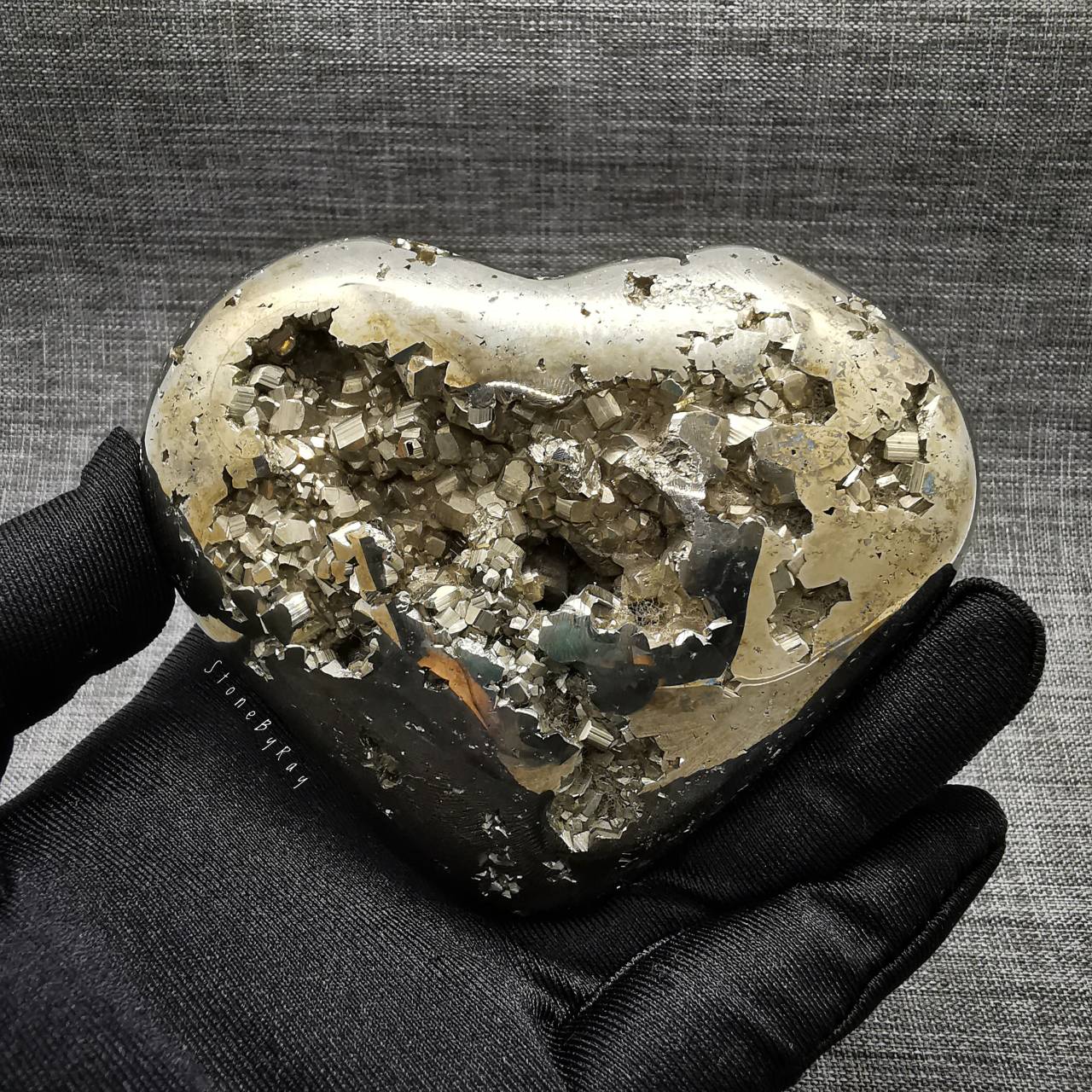 ไพไรต์เปรูเจียรรูปหัวใจ Pyrite