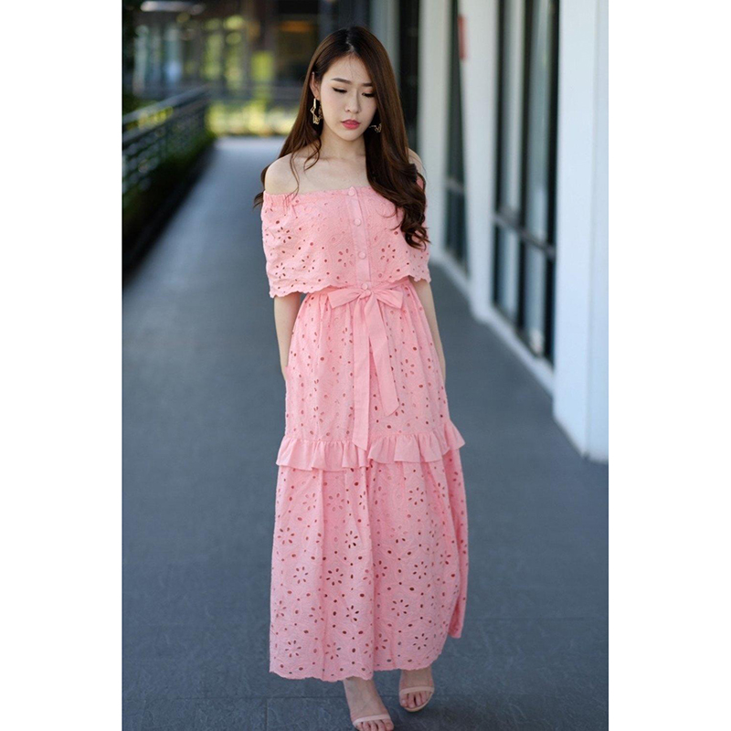 kudapy Maxi Dress ปาดไหล่ ลายลูกไม้ฉลุสีแดง สีโอรส ผ้าหนามากกก สีสวยขับผิวผ้าหนาทรงสวยเข้ารูป