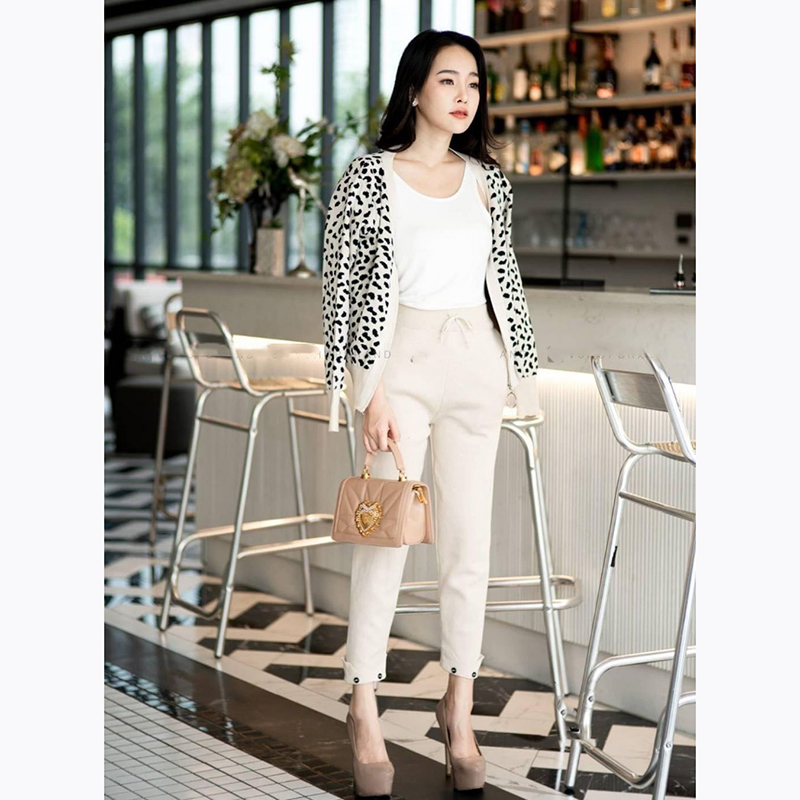 kudapy set เสื้อ+กางเกงสีครีม/ดำ/น้ำตาล/เทา ไหมพรม เสื้อคลุมลายเสือ มาพร้อมกางเกง งานไหมพรม