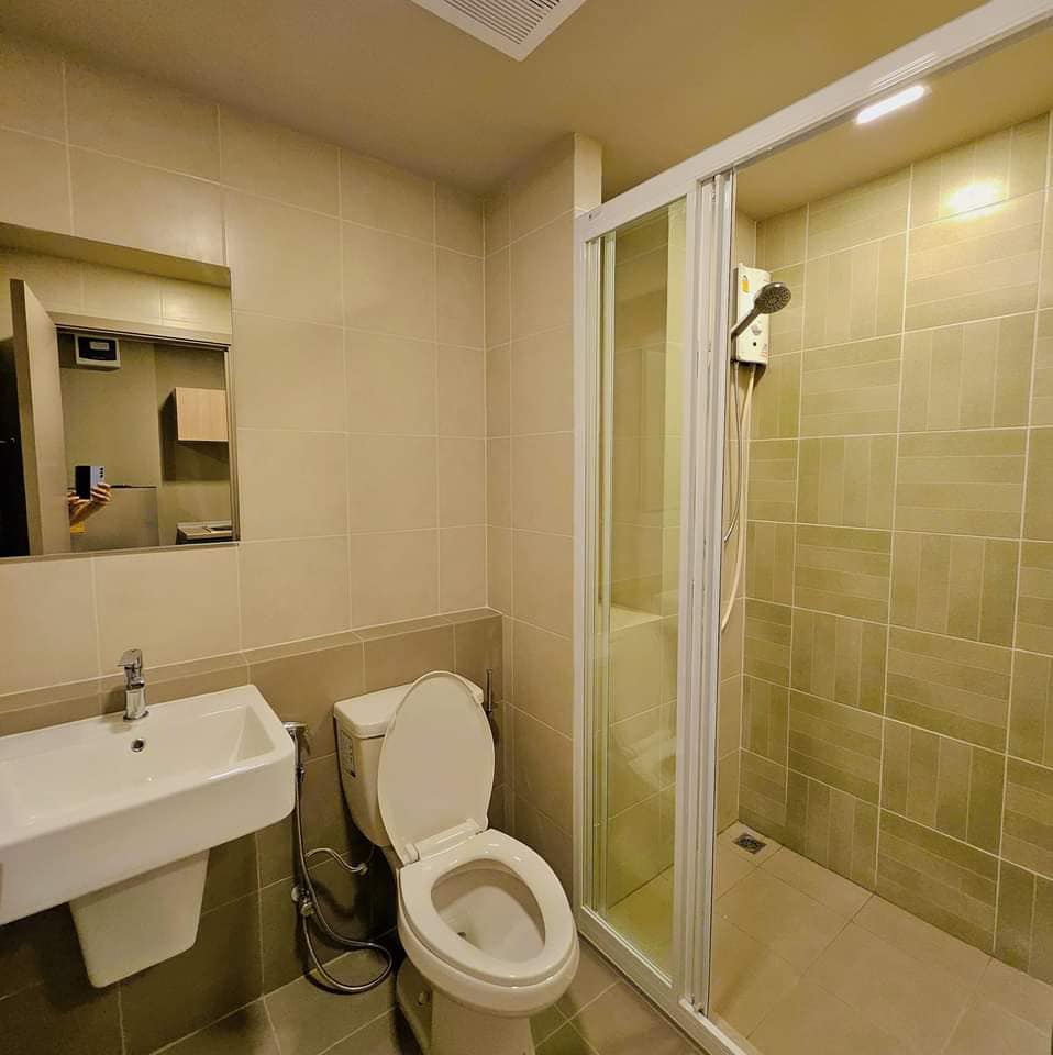 สนใจชมห้องติดต่อได้เลย Line ID: Smile-easy ปล่อยเช่าคอนโด dcondo panaa (ดีคอนโด พนา) - Studio 1ห้องน้ำ 1ห้องครัว - ใกล้ MRT บางขุนนนท์ - ขนาดห้อง 26.8 ตรม. ชั้น 8 ตึก B