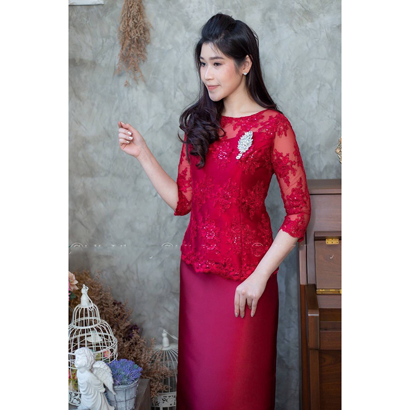 kudapy Set เสื้อลูกไม้แขนสามส่วนสีน้ำเงิน แดง โรสโกลด์ ชุดนี้ตัวเสื้อใช้ผ้าลูกไม้ปักเลื่อมอย่างดี มาพร้อมกระโปรงผ้าไหม สีพื้นทรงสอบผ้าสวย