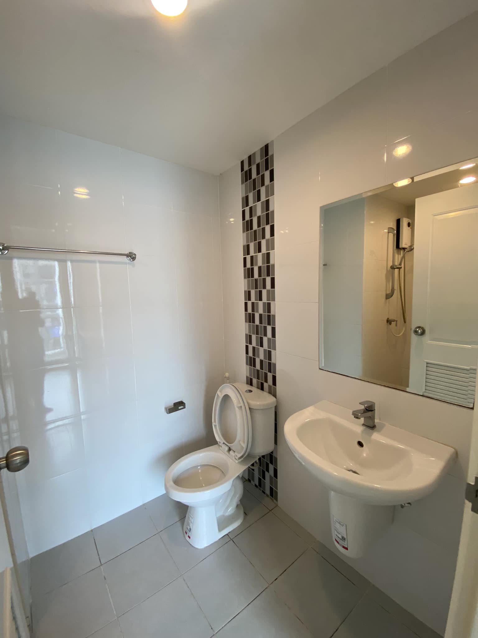 ให้เช่า The Niche ID Serithai (เดอะนิช ไอดี เสรีไทย) เฟอร์นิเจอร์ครบพร้อมเข้าอยู่