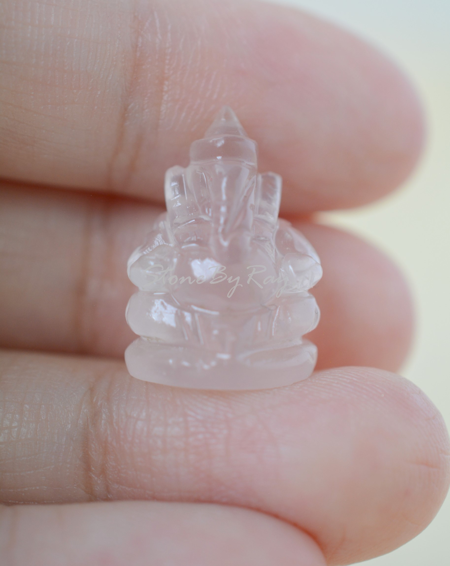 พระพิฆเนศโรสควอตซ์(Rose quartz Garnesha)
