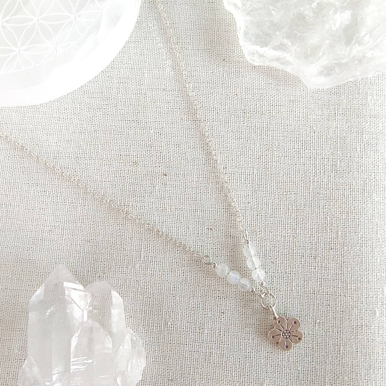 สร้อยคอเงินหินมูนสโตน+จี้เงินแท้รูปดอกบ๊วย Moonstone
