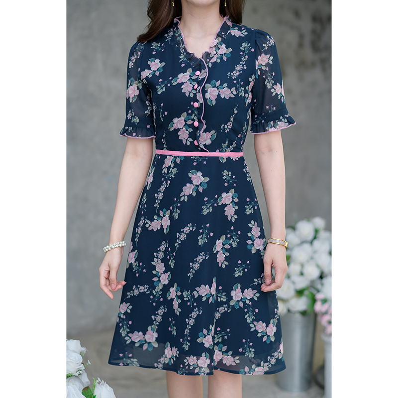 kudapy เดรสสั้นสีชมพู/สีกรม ชีฟองทรงเรียบๆใส่ง่าย ลายสวยหวาน สวยพริ้วใส่สบาย เน้นใส่ได้ทุกวันเป็น มีดีเทลแต่งกระดุมช่วงอก