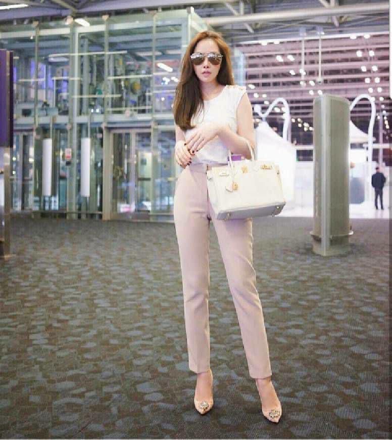 kudapy กางเกงขากระบอกเล็กเดปเอวสูงขา8ส่วน สีขาว สีดำ สีครีมเบจ สีเหลืองเลมอน เนื้อผ้าคอตตอนผสมสเปนใส่สบายค่ะ