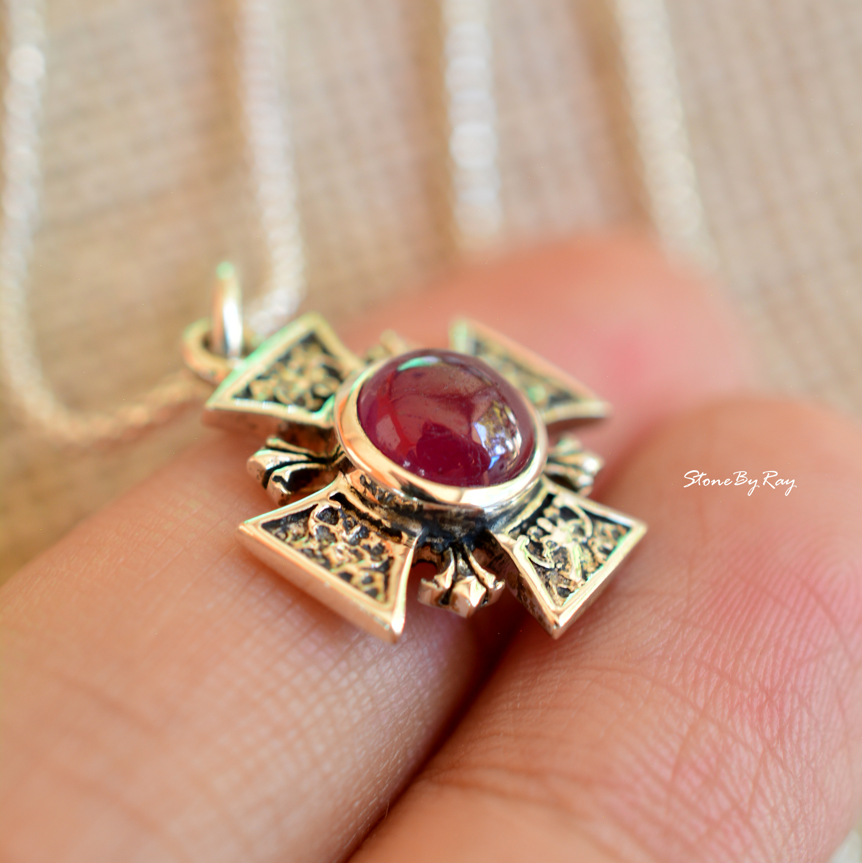 สร้อยคอเงินจี้พลอยทับทิม