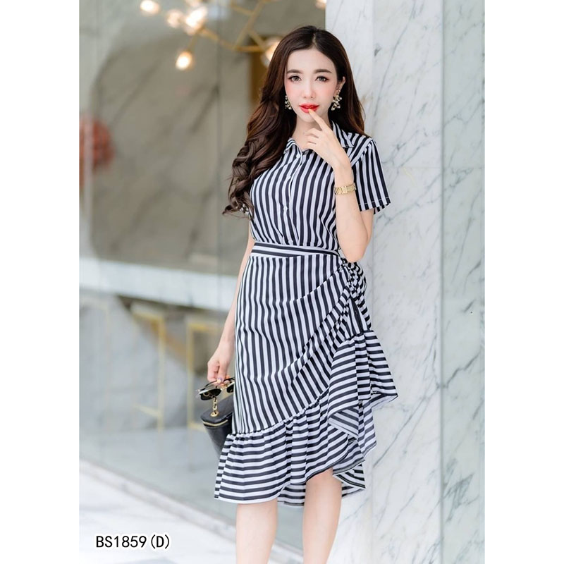 kudapy Set 2 ชิ้น สีแดง/ดำ เสื้อเชิ๊ตแขนสั้น ลายริ้ว เนื้อผ้าไหมอิตาลี + กระโปรงแต่งระบายจับจีบข้างเอว ลายริ้วเนื้อผ้าไหมอิตาลี