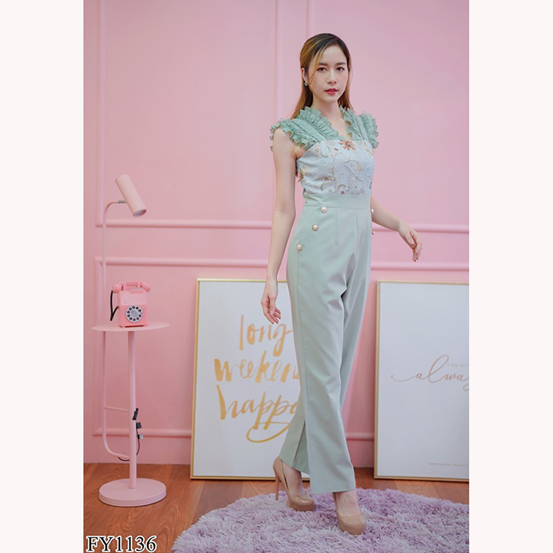 kudapy จั๊มสูทขายาวสีชมพู/สีเขียว แขนกุดระบาย ลายกลีบดอกไม้หน้าอกสวยใสดูดีมากๆ