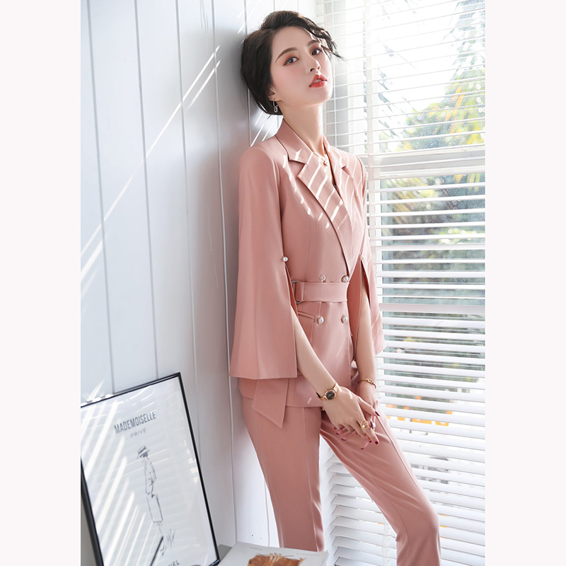 kudapy ชุดสูททำงานผู้หญิงสีพีช/สีขาว/สีดำ กระดุมมุกพร้อมกางเกง เสื้อจะเป็นทรงปล่อยมีเข็มขัดผ้ารัดเป็นปกป้าน