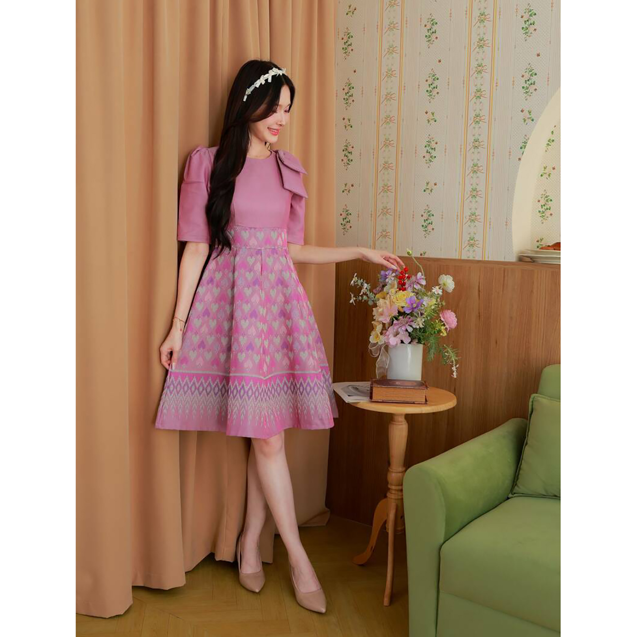 kudapy เดรสผ้าทอลายไทย แขนสามส่วน ติดโบว์บ่า งานอัดกาว กระโปรงทรงบาน ใส่ทำงาน