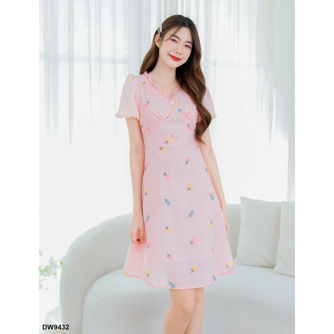 kudapy เดรสสั้นสีขาว/สีชมพู/สีกรม ทรงบานแขนบอลลูนผ้าปักดอก