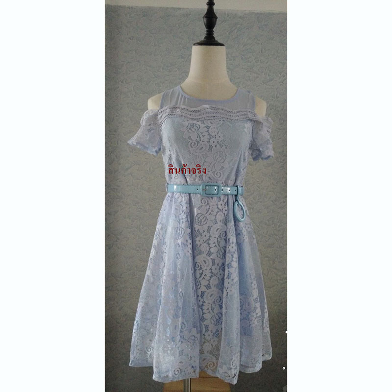 kudapy เดรสสั้นสีฟ้า ผ้าลูกไม้แนวซีทรู แขนสั้นโชว์ไหล่กระโปรงทรงเอพร้อมเข็มขัด