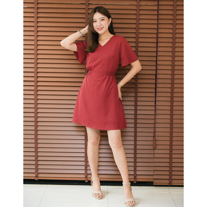 kudapy ชุดเดรสแขนระบายสม๊อคเอวด้านข้างถึงด้านหลัง เข้ารูปตามเอวลูกค้า