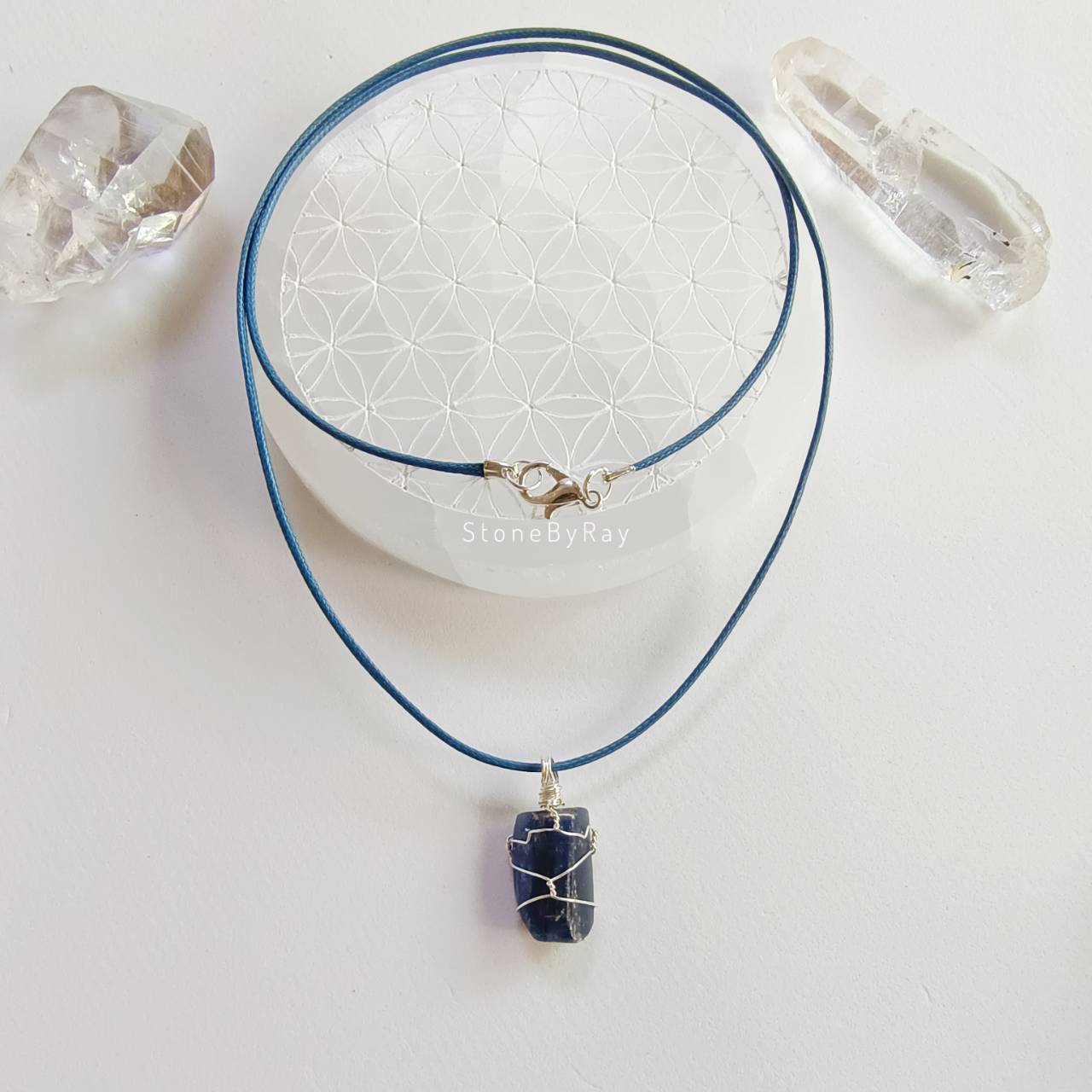 สร้อยคอเชือกจี้หินไคยาไนท์ Kyanite