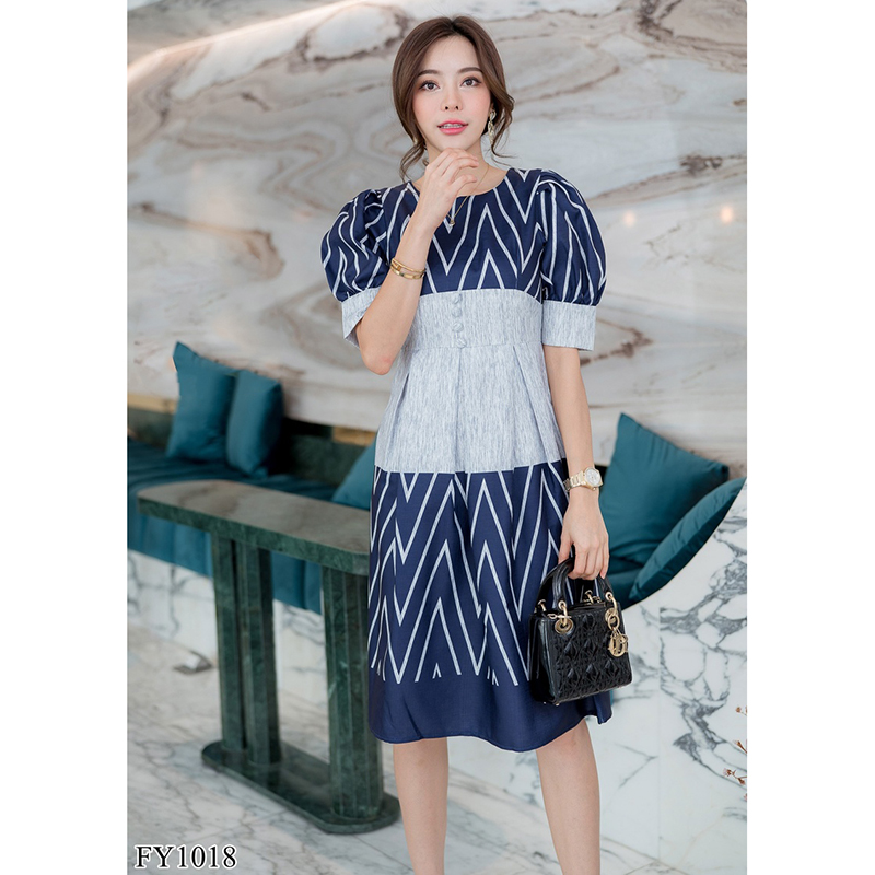 kudapy เดรสสั้นผ้าไทยคอกลมแขนตุ๊กตาสีกรม/สีแดง ผ้าใส่สบาย แต่งกระดุมหน้า จับจีบช่วงเอว มีซิบหลังน้าา