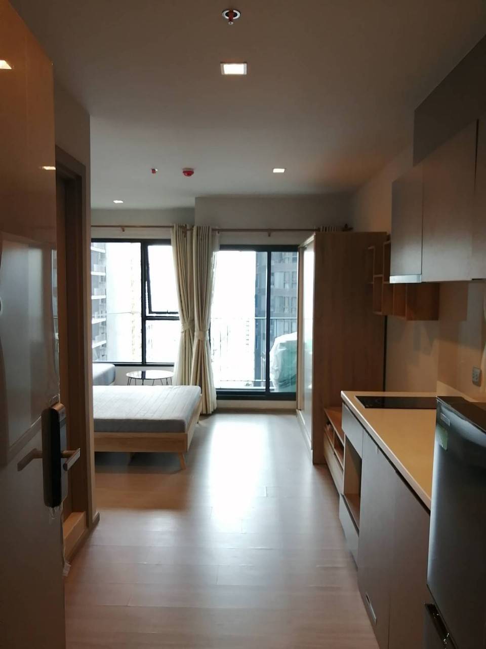 ให้เช่าคอนโด Life Asoke - Rama 9 (ไลฟ์ อโศก - พระราม 9) High Rise โซนพื้นที่ พระราม 9 ห้องแบบ Studio 1ห้องน้ำ ขนาดห้อง 27 ตรม. ชั้น 14 ตึก A