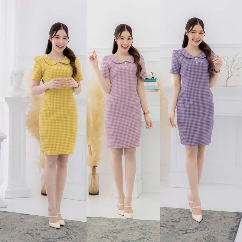 kudapy เดรสสั้นสีชมพู/สีเหลือง/สีม่วง ใส่ทำงานผ้าอัดลาย คอบัว ทรงเข้ารูปแต่งกระดุม สีเรียบใส่ไปงานได้ไม่มีเบื่อ