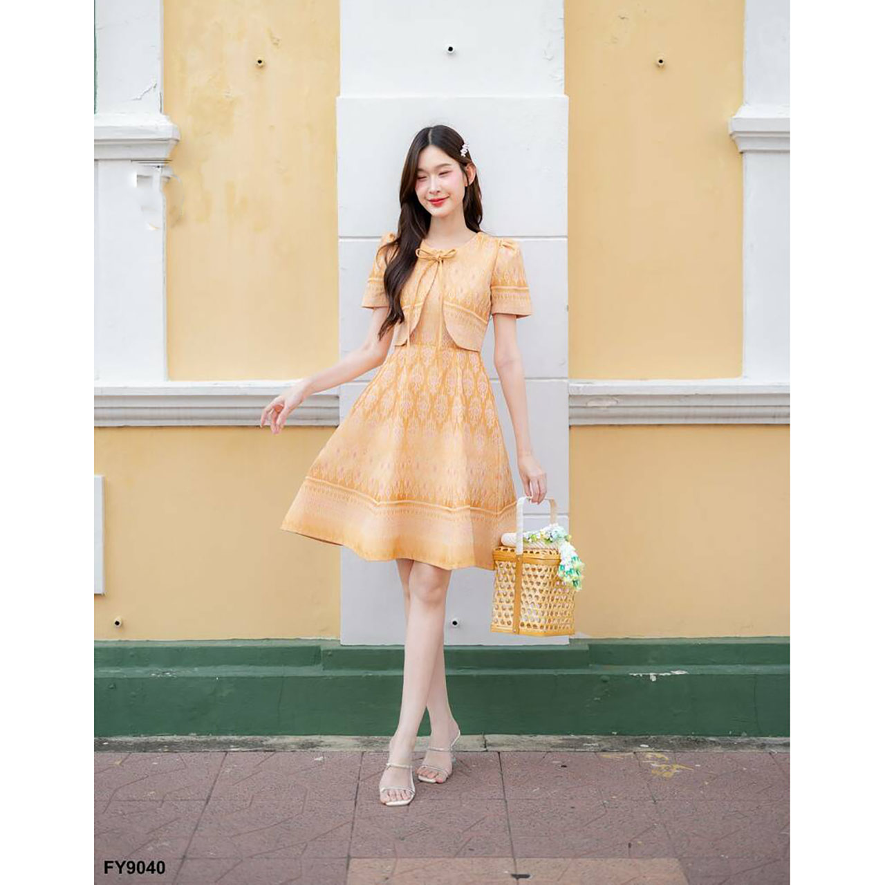 kudapy เดรสสั้นสีเหลือง/สีฟ้า เดรสผ้าไทยลายแต่งผูกโบว์ใส่ออกงาน ใส่ทำงานสวยดูดี