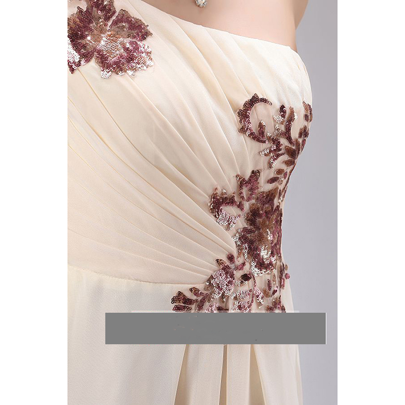 kudapy เดรสยาวสีแดง/ครีม/น้ำเงิน ไหล่เดียว แต่งลูกไม้ปักเลื่อมละเอียด ช่วงอกจับเดรปสวย