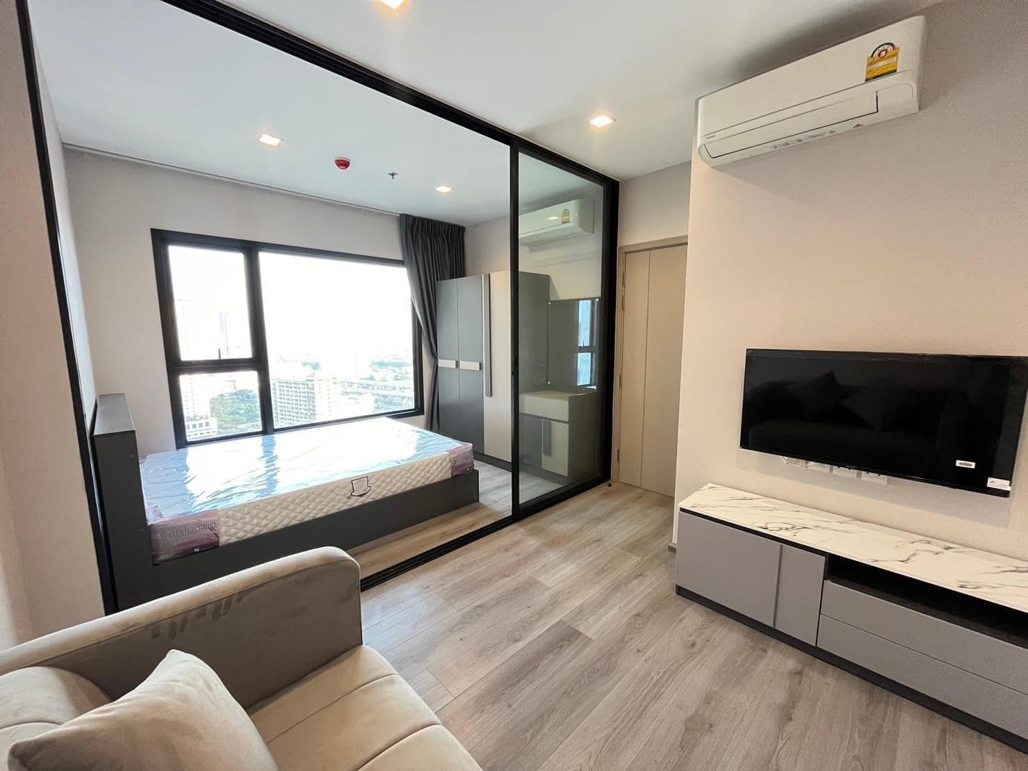 ปล่อยเช่าคอนโด The Politan Rive (เดอะ โพลิแทน รีฟ) - 1ห้องนอน 1ห้องน้ำ 1ห้องนั่งเล่น - ใกล้ MRT พระนั่งเกล้า - ขนาดห้อง 25.5 ตรม. ชั้น 26