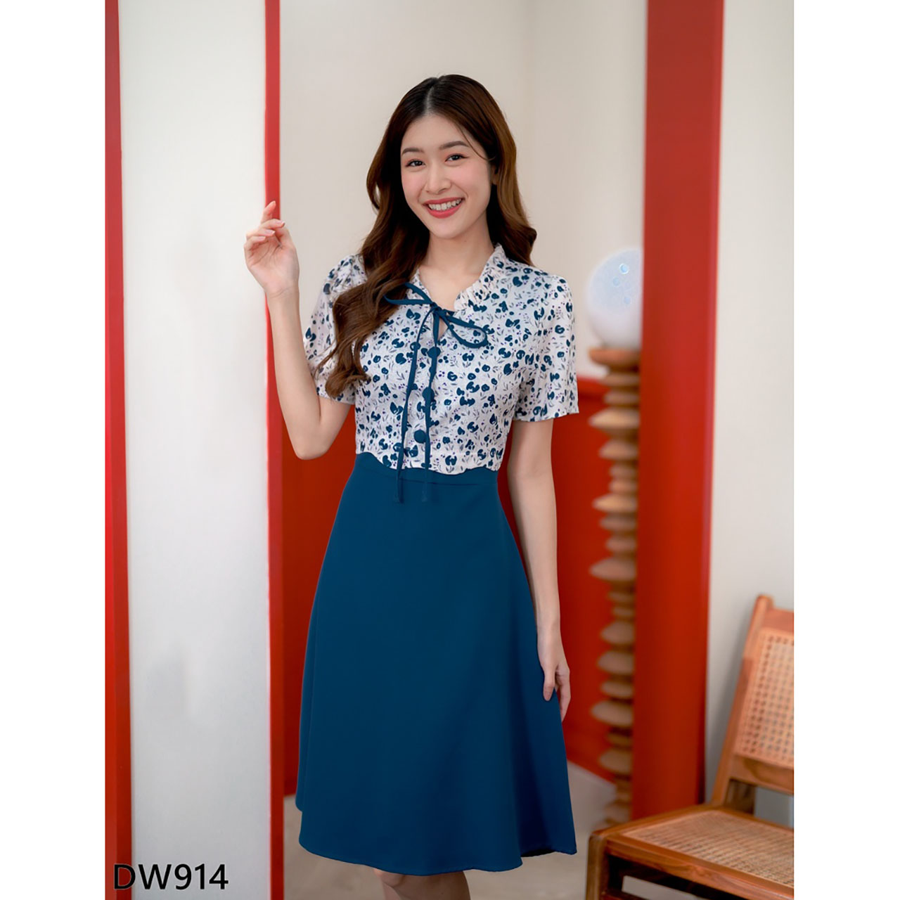 kudapy เดรสั้นสีแดง/สีน้ำเงิน กระโปรงทรงบานเชือกผูกโบว์