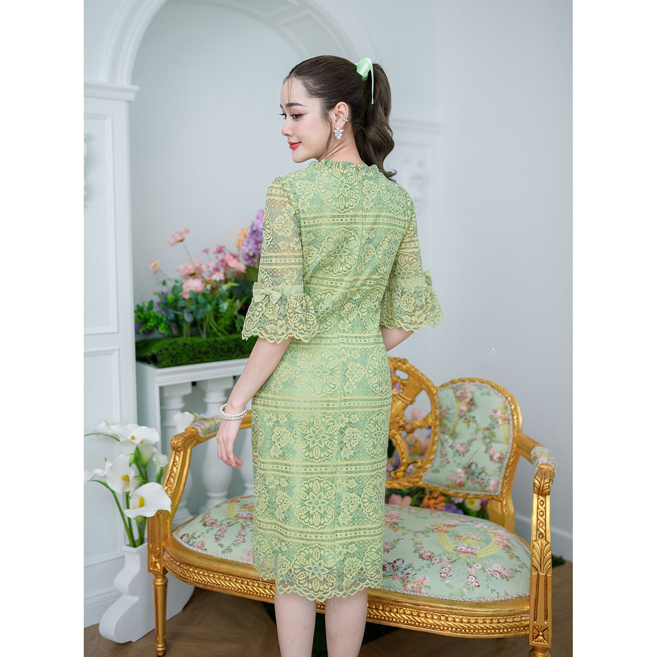 kudapy เดรสสั้นสีชมพูโอรส/สีเขียว/สีเหลือง ลูกไม้ตัวสวย ผ้านิ่ม รุ่นนี้ดีไซน์สวยหวานมากค่ะ ทรงใส่ง่าย ช่วงปลายแขนระบายรอบแขนแต่งโบว์