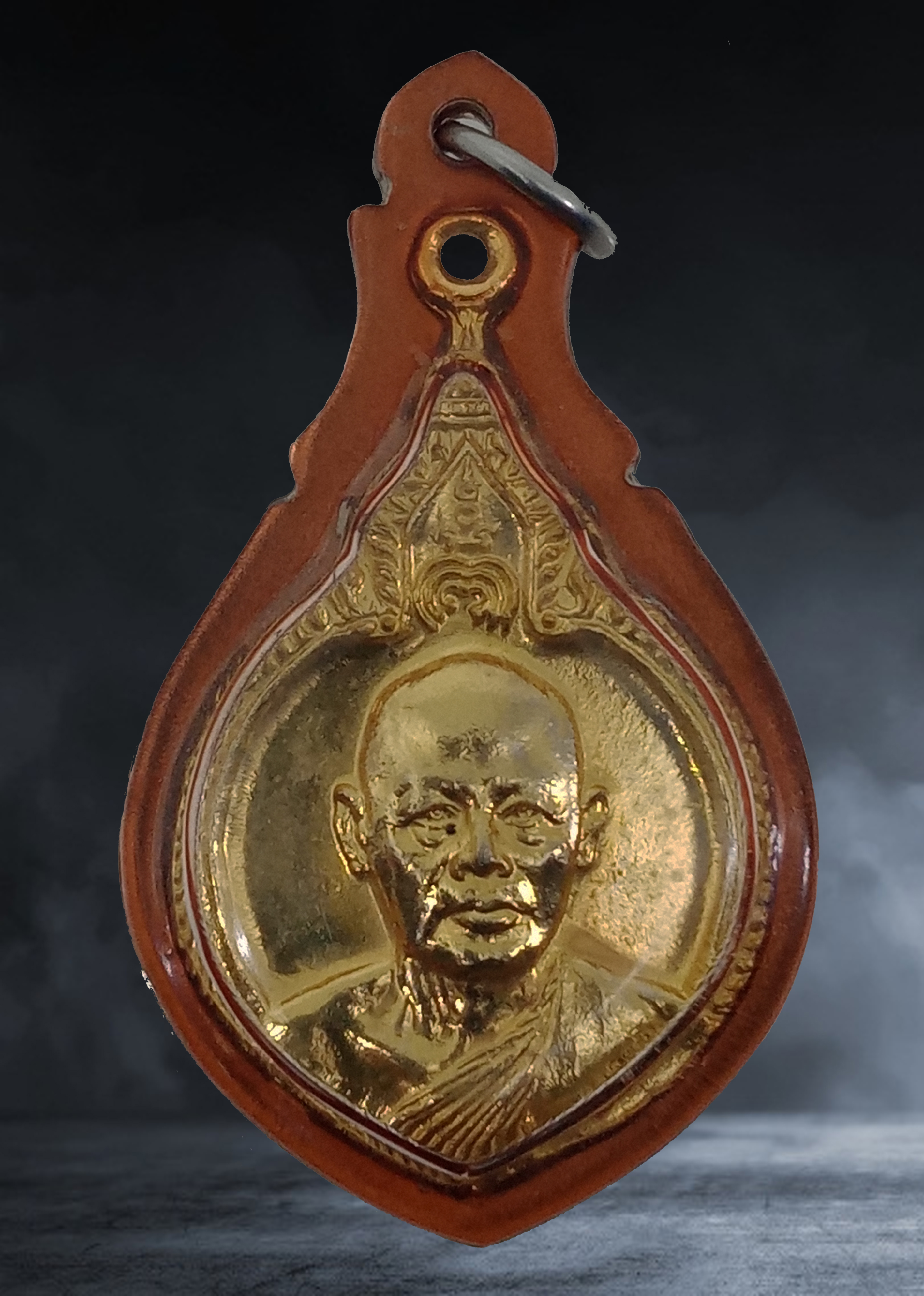 เหรียญฉลองสมณศักดิ์ หลังลายเซ็นต์ หลวงพ่อแพ วัดพิกุลทอง จ.สิงห์บุรี เนื้อกะหลั่ยทอง ปี ๒๕๒๑