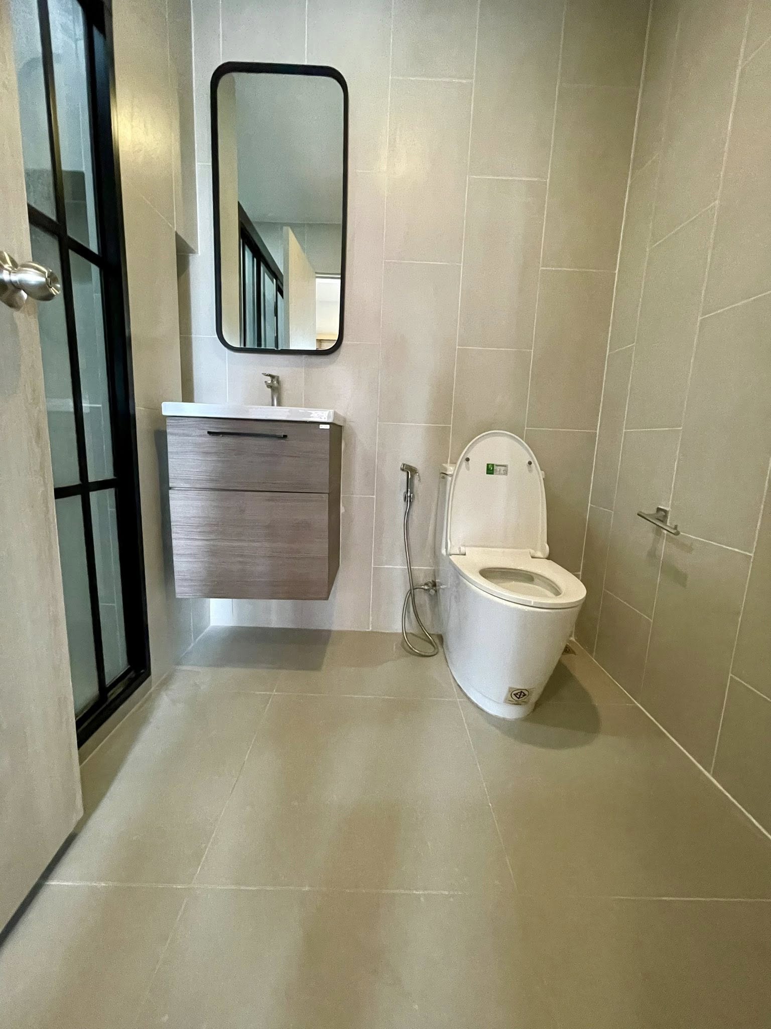 ขายคอนโด Metris Rama 9 - Ramkhamhaeng (เมทริส พระราม 9 - รามคำแหง) โซน รถไฟฟ้า ARL รามคำแหง 1ห้องนอน / 1ห้องน้ำ / เลี้ยงสัตว์ได้ ขนาดห้อง 30.65 ตรม. ชั้น 8