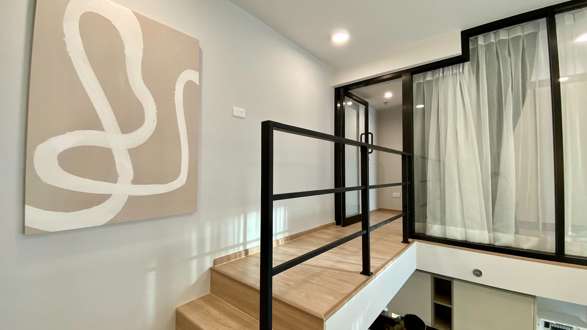 สนใจชมห้องติดต่อได้เลย Line ID: Smile-easy ปล่อยเช่าคอนโด IDEO Rama 9-Asoke (ไอดีโอ พระราม 9-อโศก) - Duplex2ชั้น 2ห้องนอน 1ห้องน้ำ 1ห้องนั่งเล่น - ใกล้ MRT พระราม 9 - ขนาดห้อง 52 ตรม. ชั้น 33