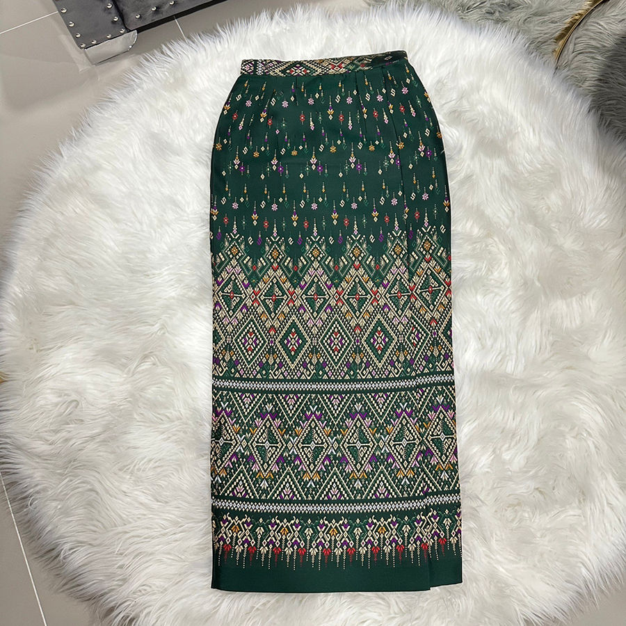 kudapy ผ้าถุงทอลายสีเขียว ใส่ออกงาน งานเก็บเอวทรงสวย ผ้าทอลายอย่างดี งานตัดเย็บอย่างดี มีซับใน ซิบหลัง
