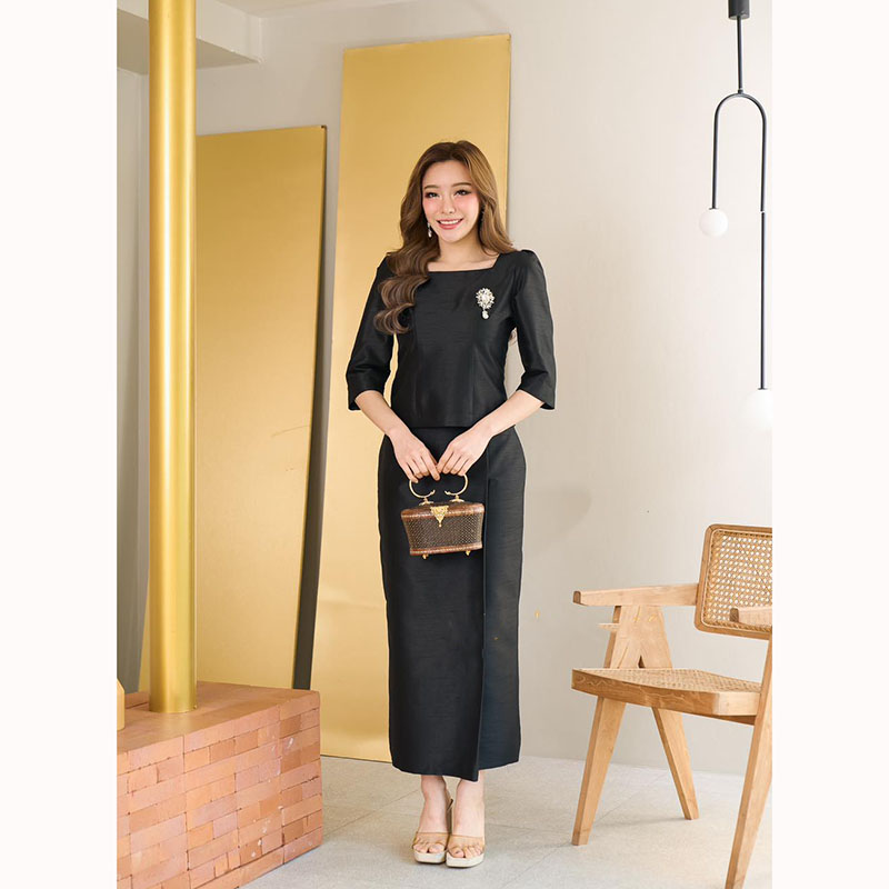 kudapy ชุดเซ็ทเสื้อ+ผ้าถุงสีดำเนื้อผ้า ผ้าไหมลายสวย ผ้าไม่บางใส ไม่เห็นชั้นใน สีไม่ตก ผ้าไม่ยืดไม่หด