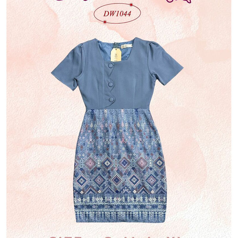 kudapy มินิเดรสสั้นสีชมพู/สีคราม/สีม่วง ผ้าพิมพ์ลายไทยใส่ไปทำงานให้ดูมีสีสัน ซิปซ่อนด้านหลัง แต่งกระดุมหน้า