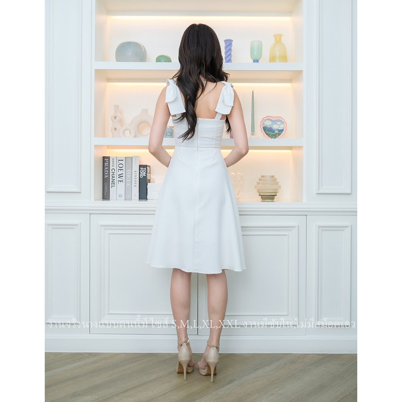 kudapy เดรสสั้นสีชมพู/สีขาว ไหล่โบว์ กระโปรงทรงบานคลุมเข่า