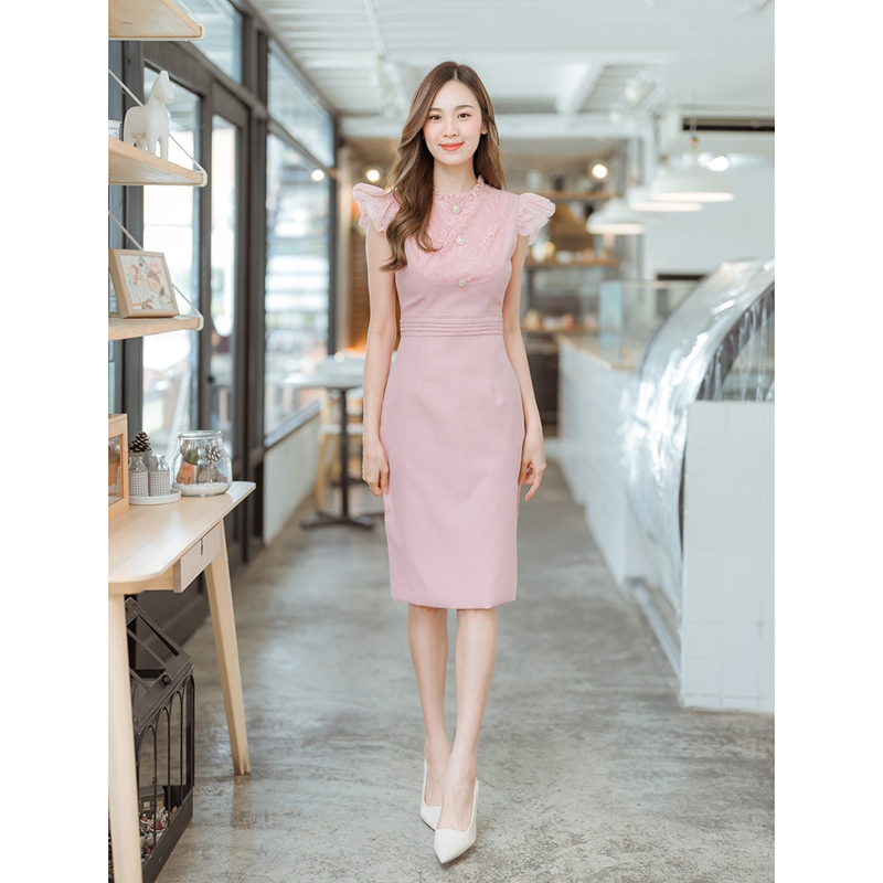 kudapy เดรสสั้นสีขาว/สีชมพู กระโปรงเข้ารูปแขนกุดระบายลูกไม้