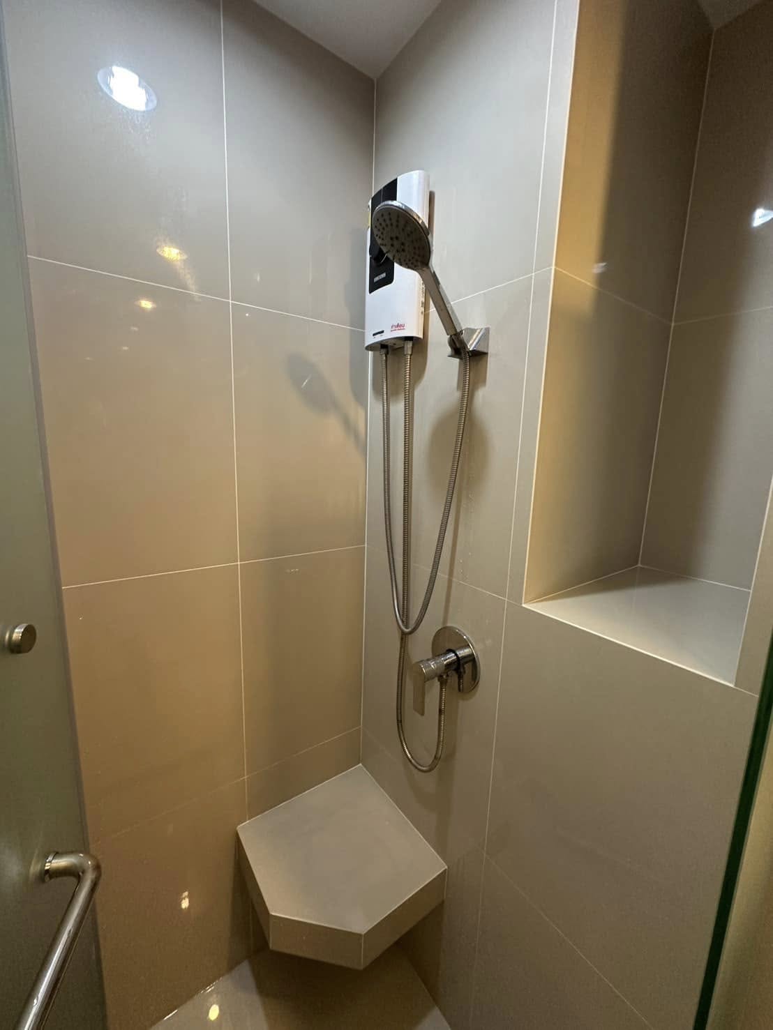 ปล่อยเช่า Niche Mono Ramkhamhaeng (นิช โมโน รามคำแหง) - โซนพื้นที่ รามคำแหง 1ห้องนอน 1ห้องน้ำ 1ครัว - ขนาดห้อง 28 ตรม. ชั้น 24 ตึก B - ให้เช่า 12,000 ต่อเดือน