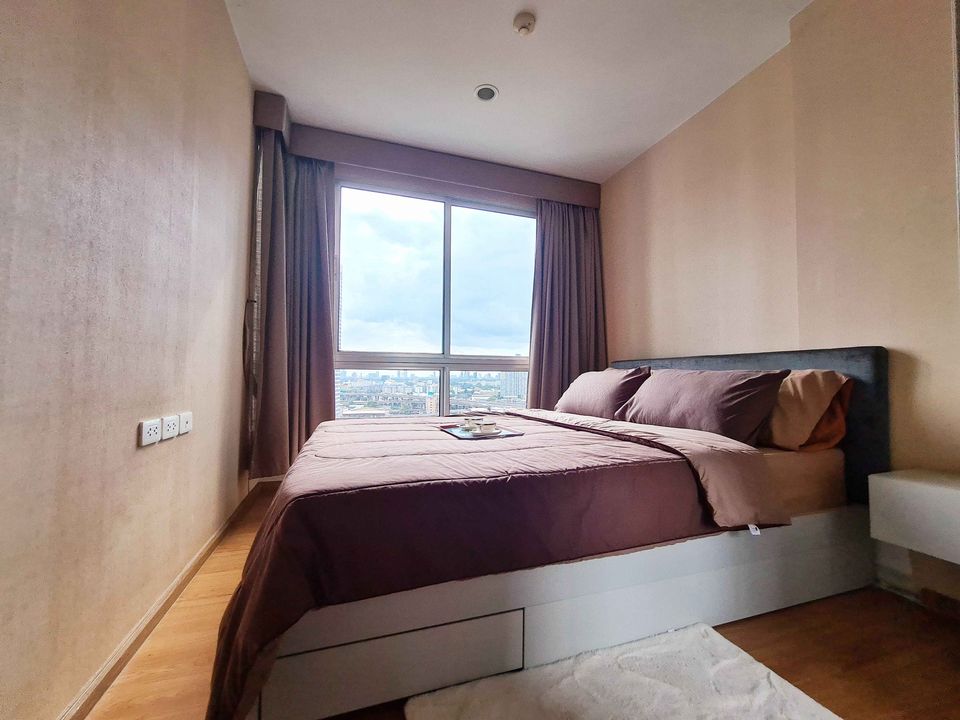 คอนโด The Base Sukhumvit 77 (เดอะ เบส สุขุมวิท 77) High Rise โซนพื้นที่ BTS อ่อนนุช ให้เช่าห้องแบบ 1ห้องนอน 1ห้องน้ำ 1ครัวปิด ขนาดห้อง 30 ตรม. ชั้น 19 ตึก B มีเครื่องซักผ้า