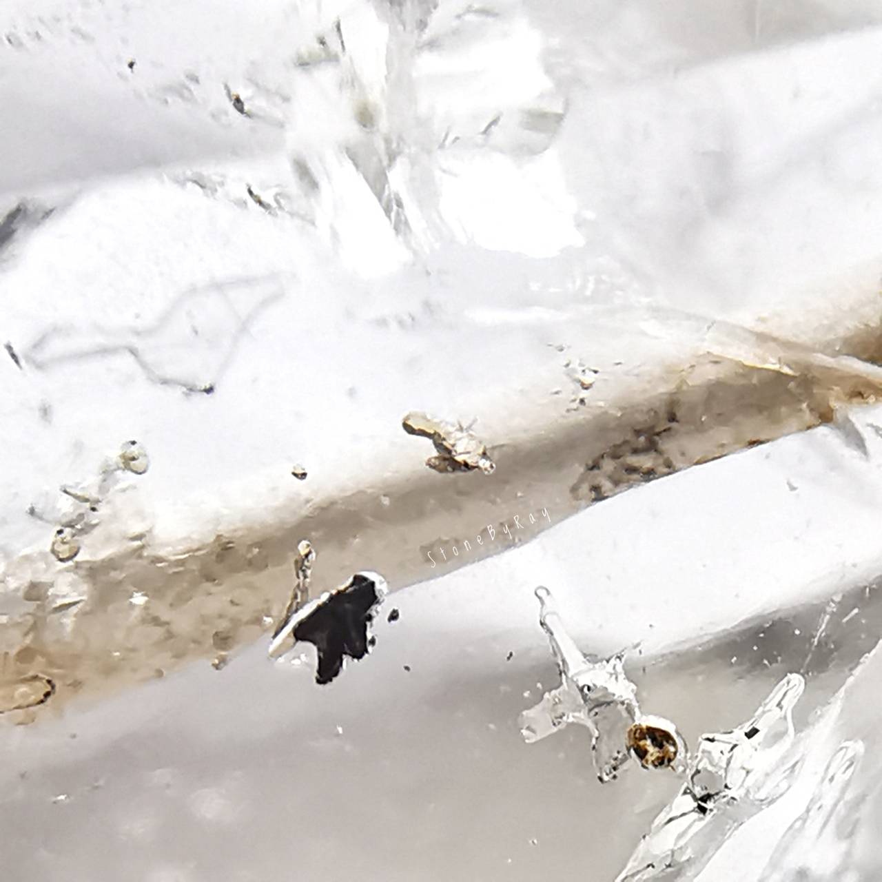 สร้อยคอเงินจี้หินเฮอร์คิเมอร์ไดม่อน Golden Enhydro Herkimer Diamond