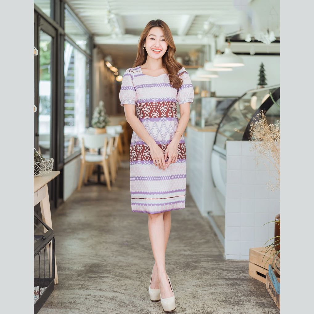 kudapy เดรสสั้นผ้าไทย เดรสคอเหลี่ยมสีฟ้า แขนสั้น ทรงเอเก็บเอวเข้ารูปทรงสวย