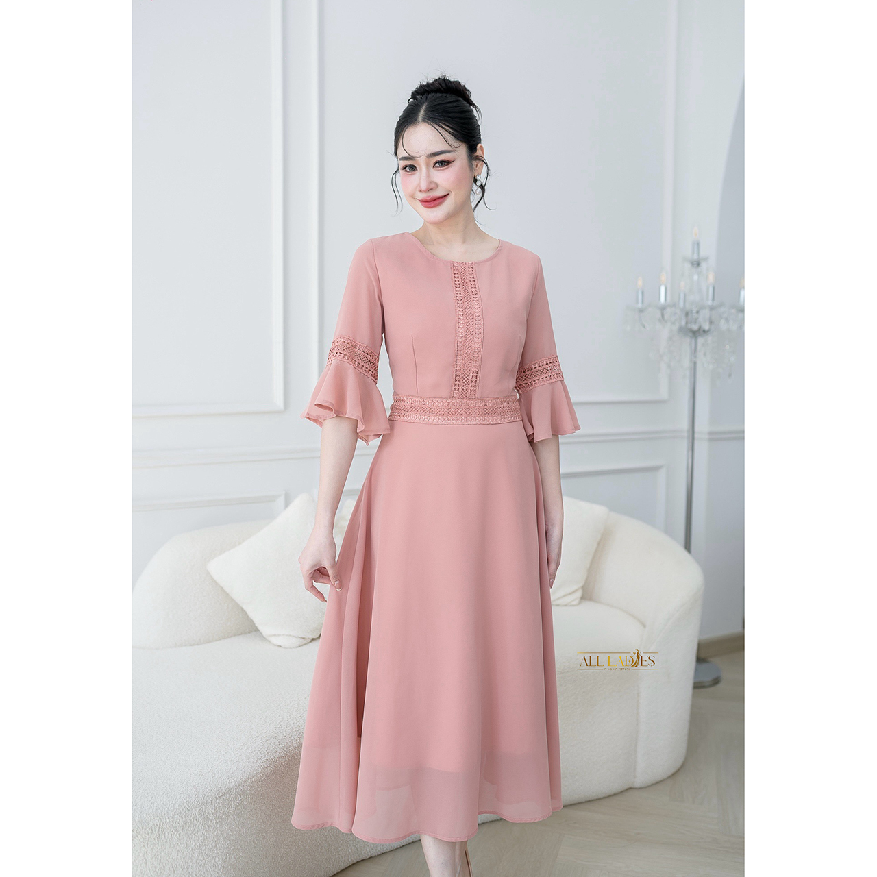 kudapy เดรสยาว ผ้าชีฟอง แต่งคาดลูกไม้ทั้งชุด ผ้าเบาใส่สบายใส่ได้ทั้งวัน มีซับในอย่างดี ซับในยาว