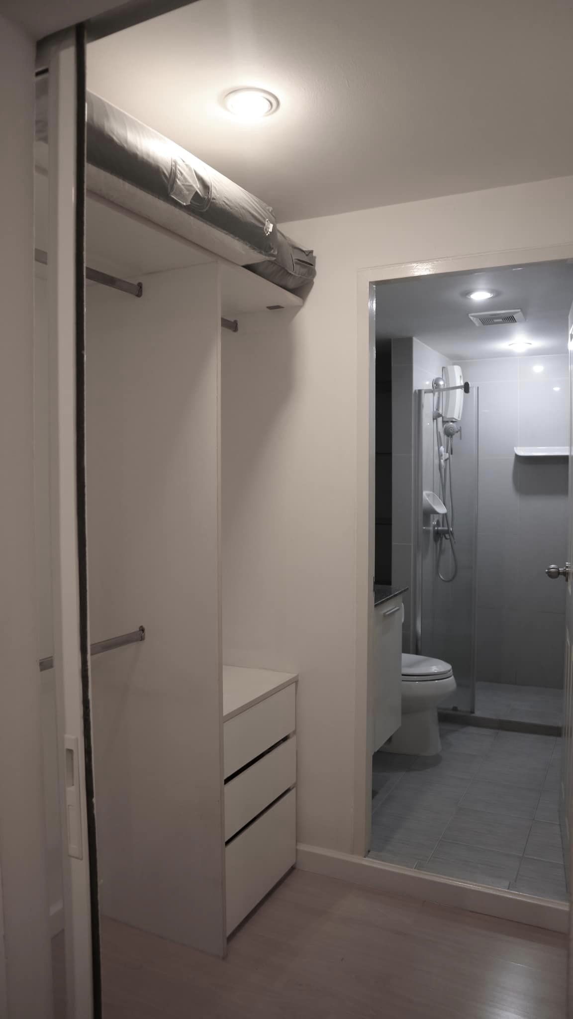 สนใจชมห้องติดต่อได้เลย Line ID: Smile-easy ปล่อยเช่าคอนโด Zenith Place @ Sukhumvit 71/1 (ซีณิธ เพลส แอท สุขุมวิท 71/1) - 1ห้องนอน 1ห้องน้ำ 1ห้องนั่งเล่น - ใกล้ BTS พระโขนง - ขนาดห้อง 40 ตรม. ชั้น 3