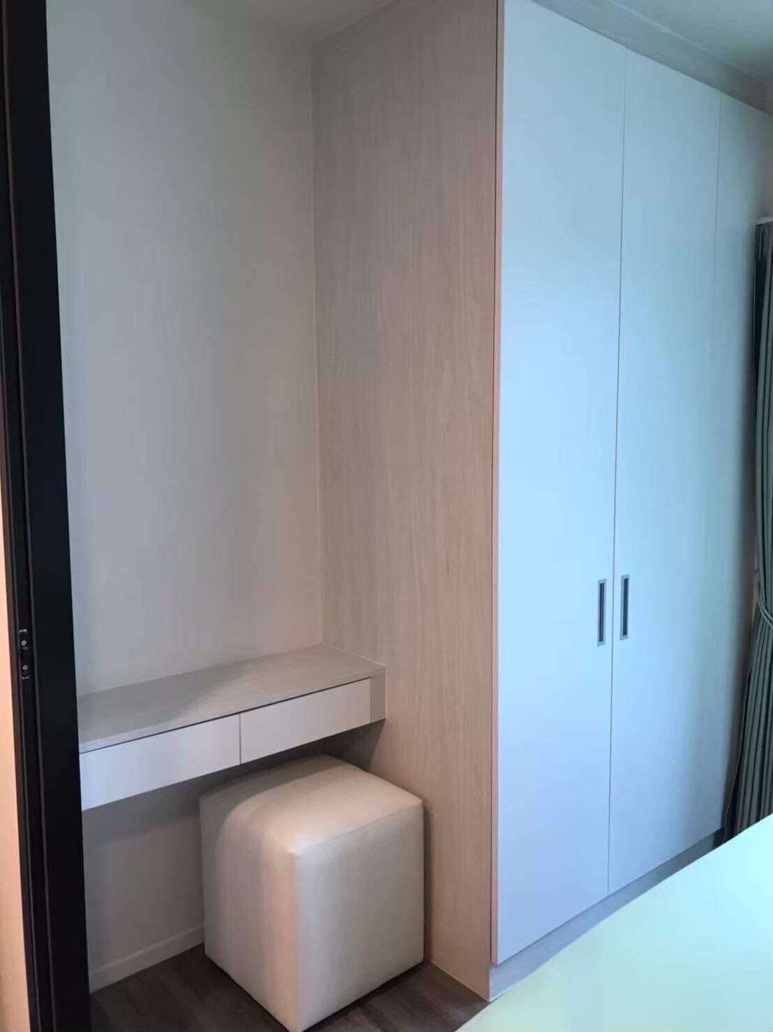 ให้เช่าห้องเฟอร์เครื่องใช้ไฟฟ้าครบ โซนแจ้งวัฒนะ สอบถามแอด Line ID : Smile-easy ที่ Atmoz Chaengwattana (แอทโมซ แจ้งวัฒนะ)