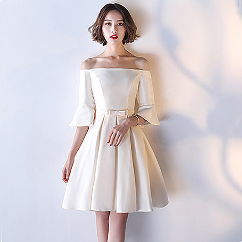 kudapy ชุดราตรีสั้นเปิดไหล่สีเบจ ผ้าซาตินเนื้อหนา แขนสามส่วน ทรงสวยมาก