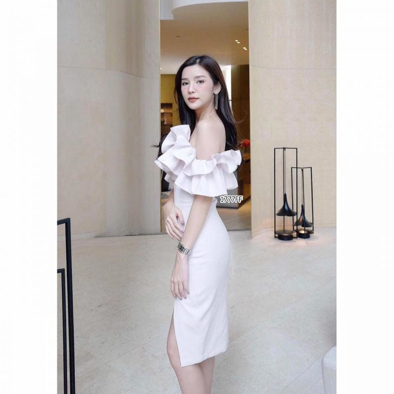 kudapy เดรสปาดไหล่ ระบายรอบน่ารัก แอบเซ็กซี่ งานมีซิปซ่อนหลัง ตีเกล็ดหน้าหลัง เอวไม่สม็อค ทรงเข้ารูป