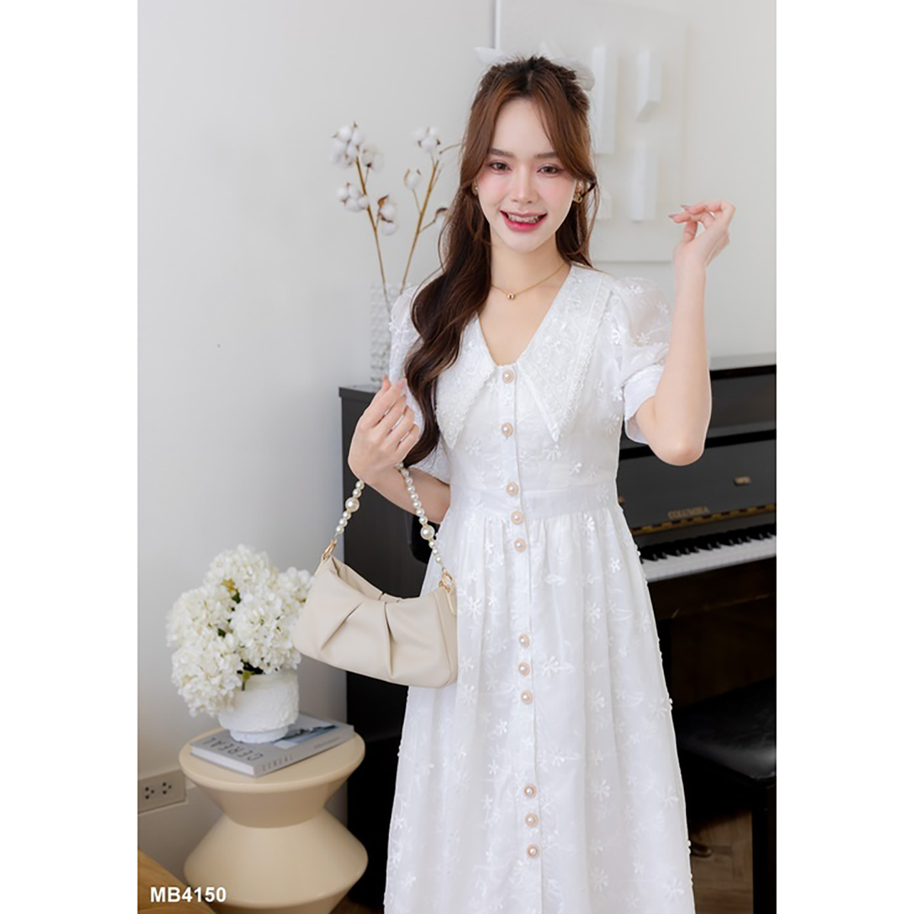 kudapy เดรสยาวสีขาว คอปกดอกลอยแต่งกระดุม