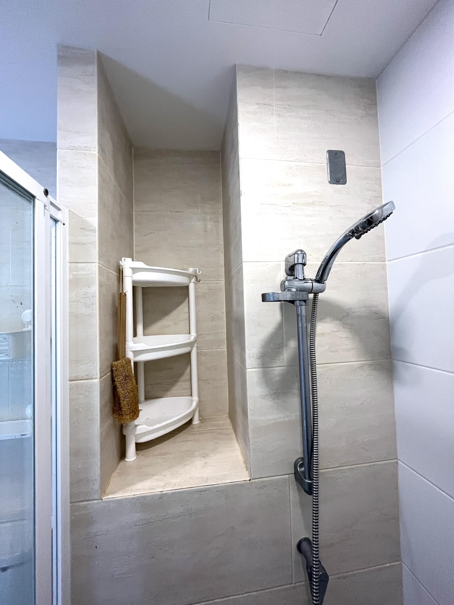 Brown Ratchada - Huaikwang ให้เช่าตกแต่งครบพร้อมเครื่องซักผ้า สอบถามแอด Line ID : Smile-easy