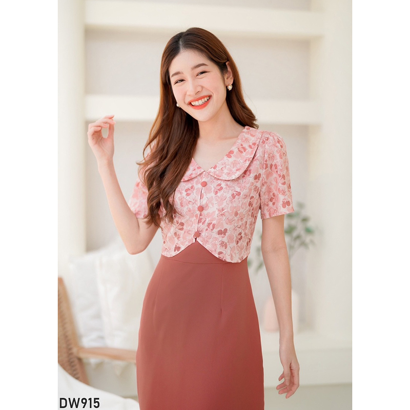 kudapy เดรสสั้นสีน้ำตาล/สีชมพู/สีม่วง ลายดอกคอบัว