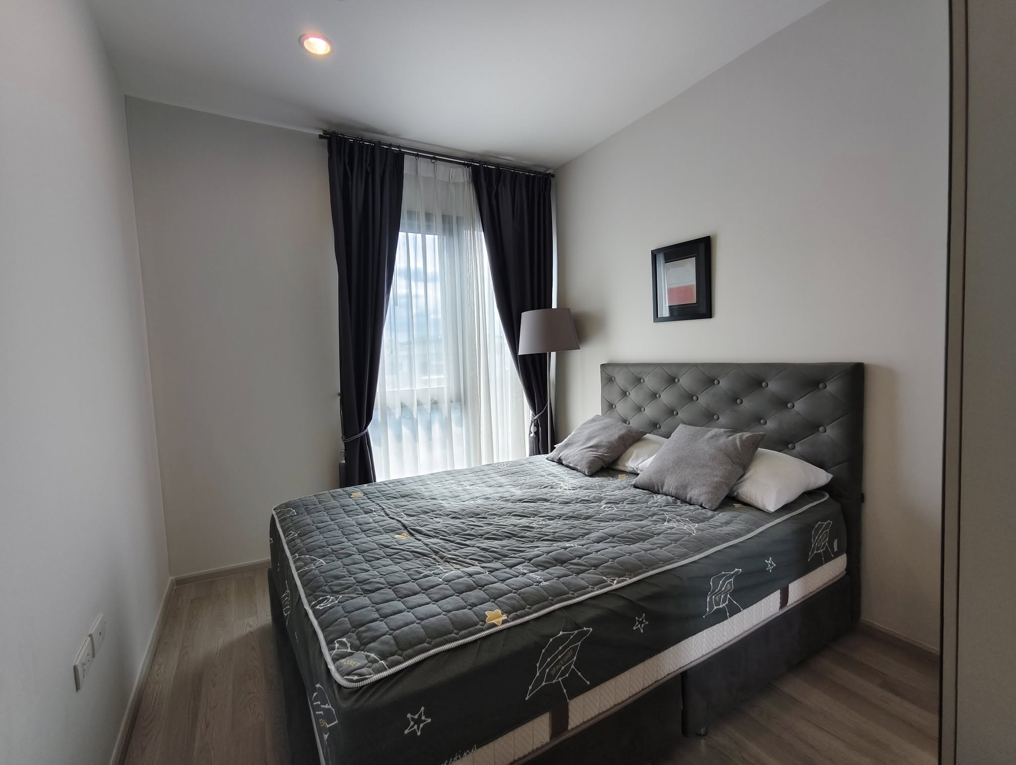 ให้เช่าคอนโด Centric Ratchada - Huai Khwang (เซ็นทริค รัชดา - ห้วยขวาง) High Rise โซนพื้นที่ MRT ห้วยขวาง ห้องแบบ 2ห้องนอน 2ห้องน้ำ 1โซนครัวปิด ขนาดห้อง 60 ตรม. ชั้น 8