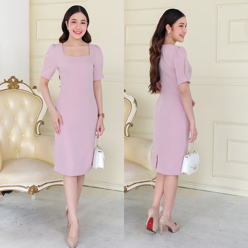 kudapy เดรสสั้นสีแดงเข้ม/สีเขียวพิตาชิโอ้/สีชมพู/สีฟ้าเบบี้บลู คอเหลี่ยม แขนสั้น ปลายแขนจีบ ช่วงตัวตีเกร็ดเอว เข้ารูป ช่วยเก็บทรงให้ดูเอวเล็ก